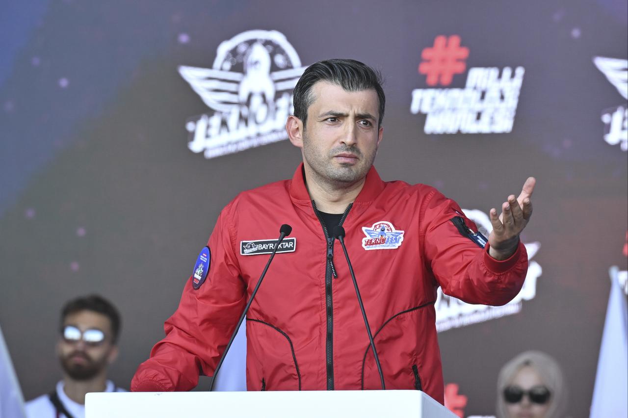 Selçuk Bayraktar: Siyasette mi Var?