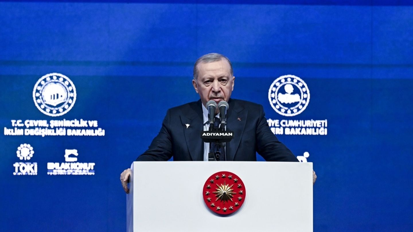 Cumhurbaşkanı Erdoğan: Deprem bölgesinde evine girmeyen tek bir vatandaşımızı dahi bırakmayacağız