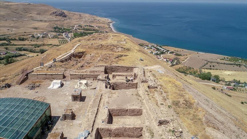 Ayanis Kalesi'nde 36 yıldır yürütülen kazılar, Urartular dönemine ışık tutuyor