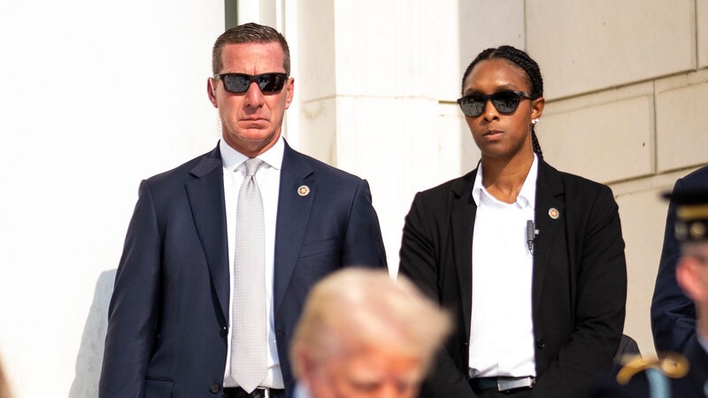 Sean Curran (solda). Fotoğraf: NYT