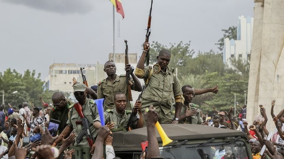 Burkina Faso ve Mali'den Nijer'e: Askeri müdahale savaş ilanı
