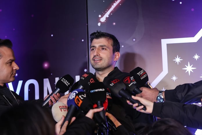 Baykar Yönetim Kurulu Başkanı Bayraktar'dan, ilk Türk astronot Gezeravcı'nın uzay yolculuğu öncesi açıklama: