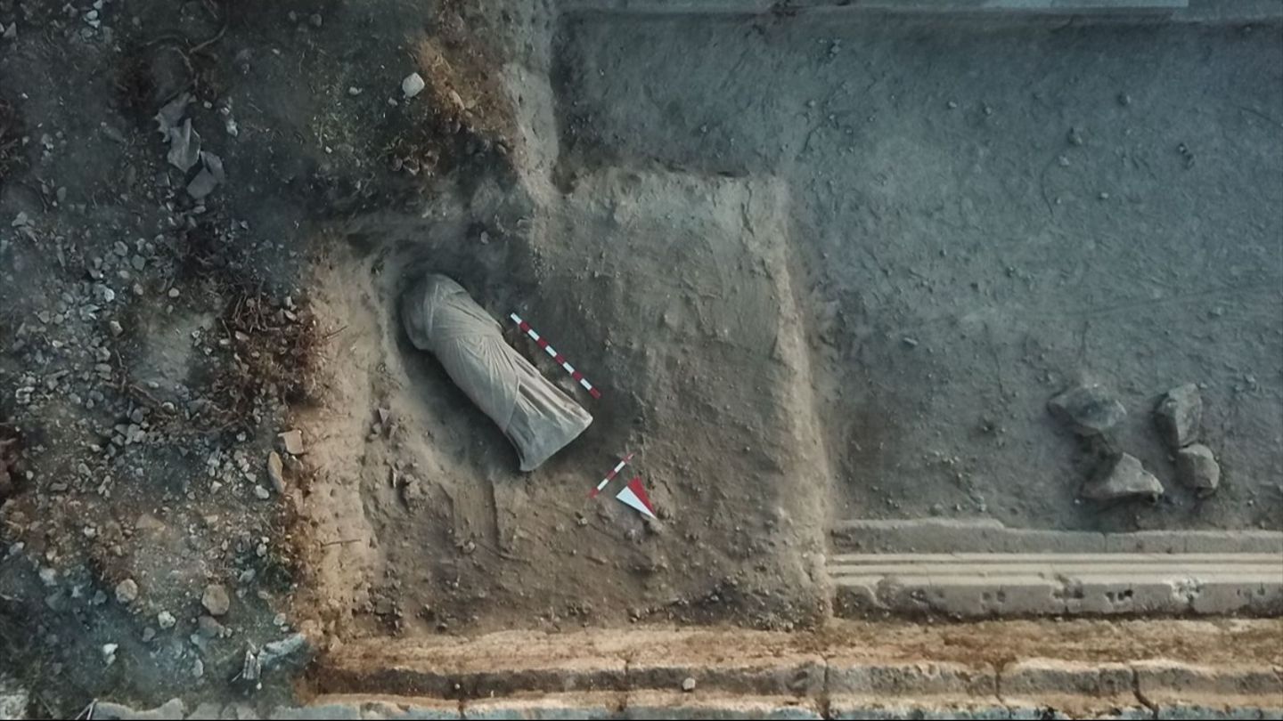 Uşak'taki Blaundos Antik Kenti'nde Roma dönemine ait kadın heykeli keşfedildi