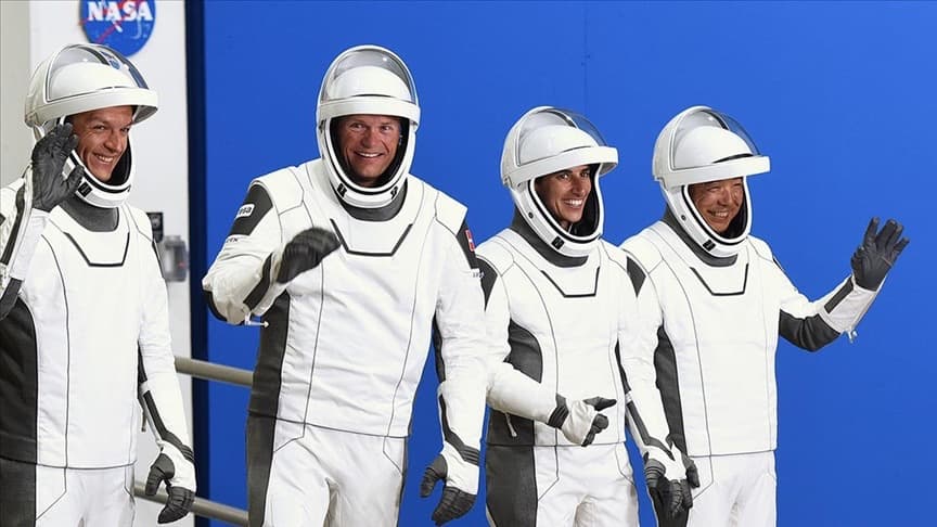 Crew Dragon kapsülü, Falcon 9 roketi ile fırlatıldı!