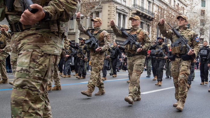 Yunanistan 2025 yılında savunma bütçesini iki katına çıkaracak