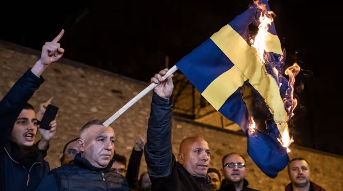 Türkiye'nin İsveç vetosu Finlandiya'yı NATO'ya yalnız götürür