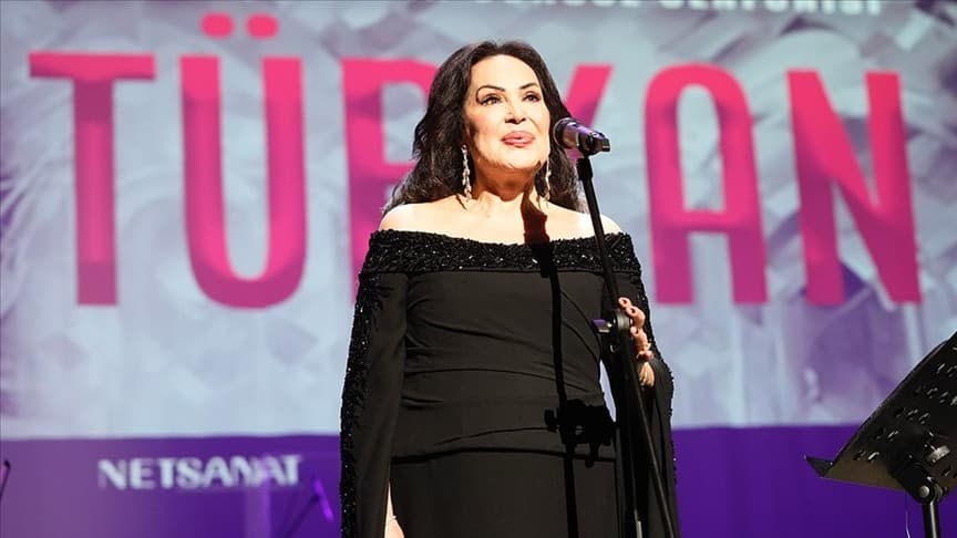 Türkan Şoray'a Kıbrıs'ta fahri doktora unvanı