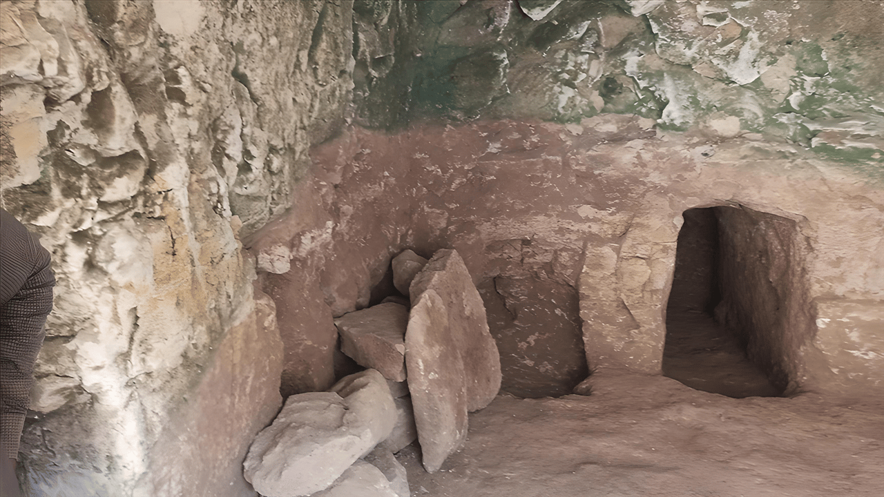 Adıyaman'da yapılan kaçak kazılarda ortaya çıkan 1900 yıllık keşif