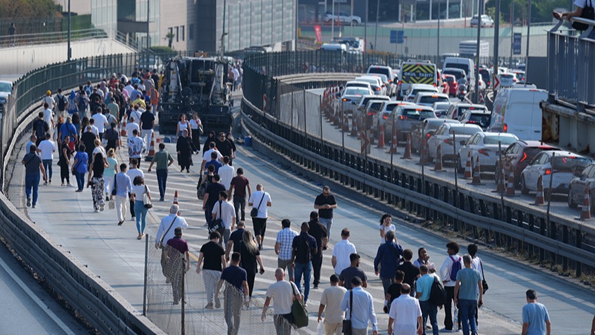 İstanbul Küçükçekmece metrobüs kazası