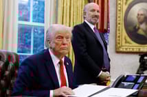 ABD Başkanı Donald Trump Uluslararası Ceza Mahkemesi'ne yaptırım uygulanmasını içeren kararnameyi imzaladı