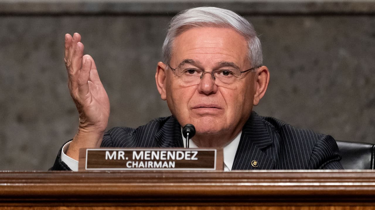 ABD'de Senatör Menendez'e şok: FBI soruşturması altında