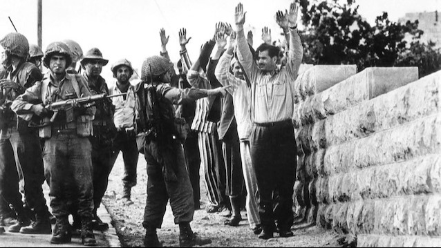 İsrail, 1948 yılında Filistin'in Tantura köyünde en az 200 Filistinli sivili öldürdü. İsrail'in daha sonra toplu mezarların üzerinde plaj inşaa ettiği ortaya çıktı.