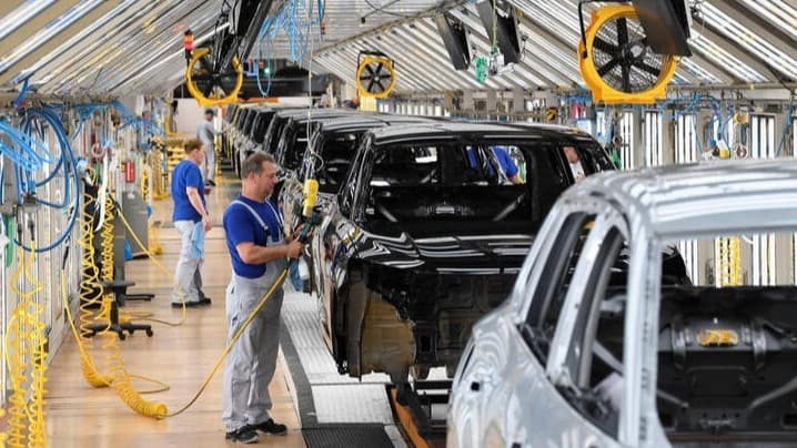Volkswagen, Almanya’da üç fabrikayı kapatmaya hazırlanıyor