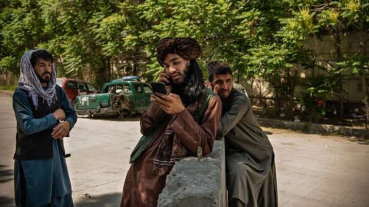Taliban'a Whatsapp engeli
