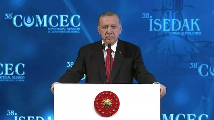"Müslüman kadınlar söz konusu olunca faşizme başvuruyorlar"