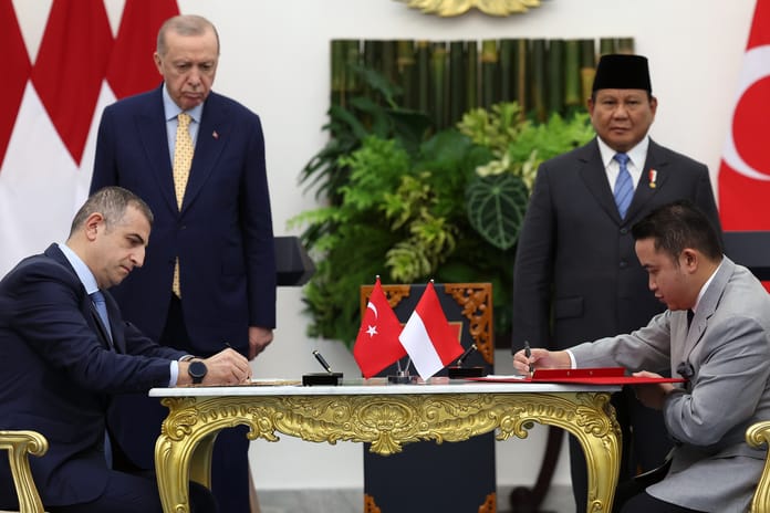 BAYKAR’dan büyük anlaşma: Endonezya’dan Bayraktar TB3 ve AKINCI siparişi