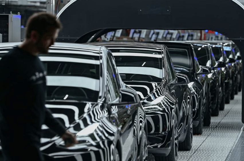 Tesla 2022 yılında karını artırmaya devam etti