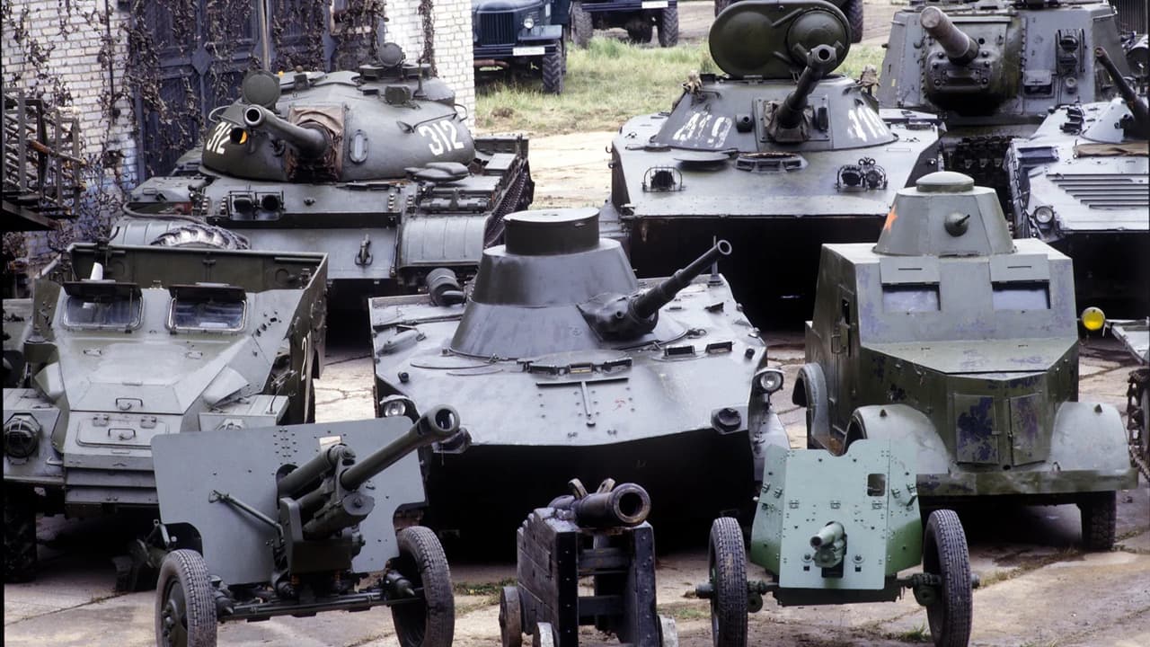 Rusya'nın en büyük film stüdyosu antika tanklarını orduya bağışladı