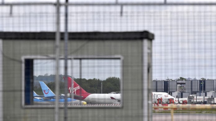 İngiltere'de 950 havalimanı çalışanı 8 günlük greve gidiyor