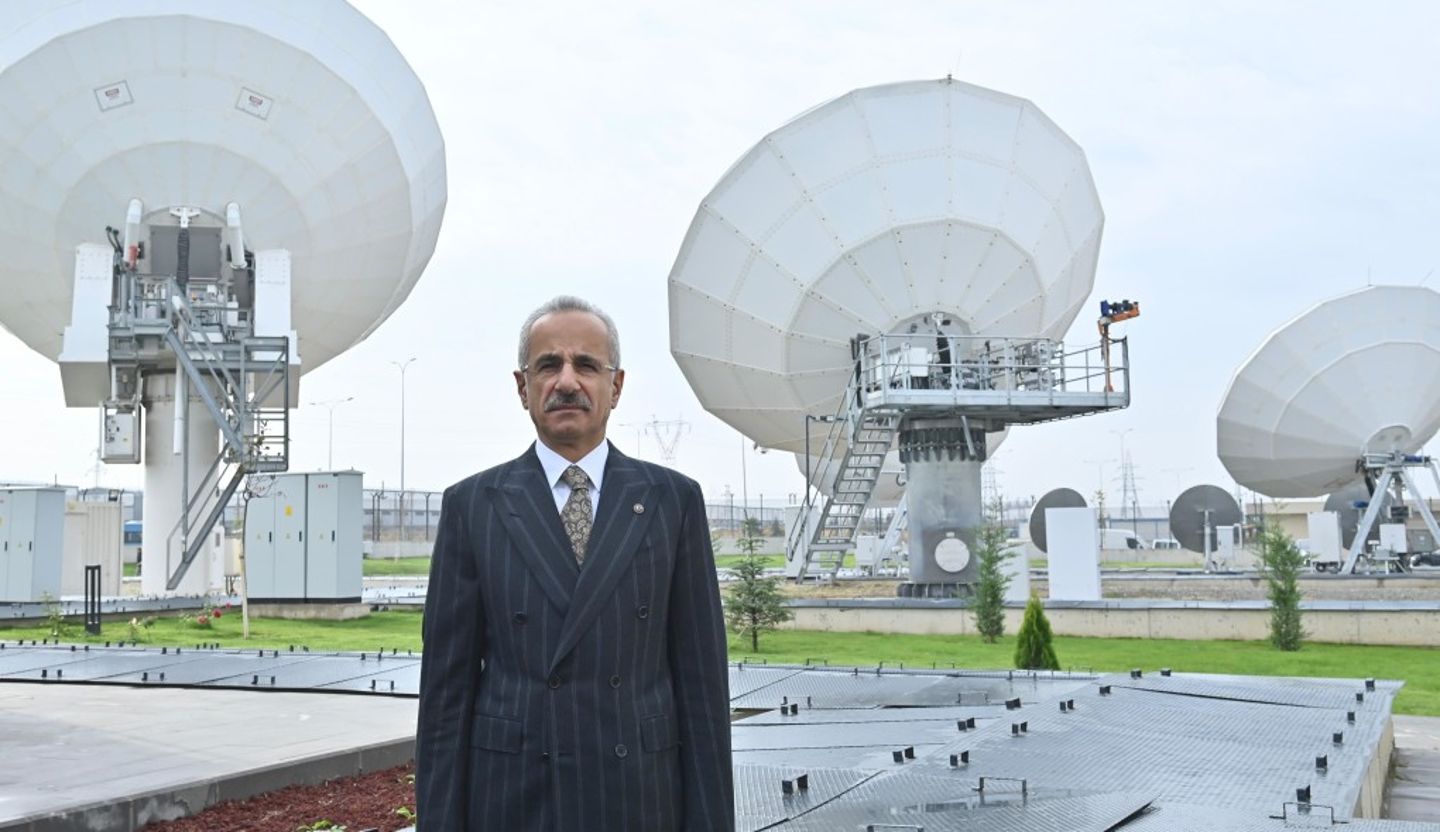 Uzayda testleri süren Türksat 6A'nın ekimde yörüngesine gönderilmesi planlanıyor