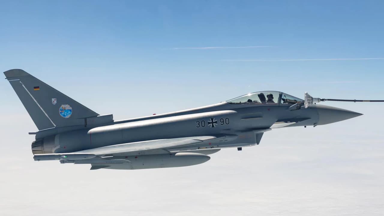 Alman Eurofighter'ları uçuş rekoru kırdı