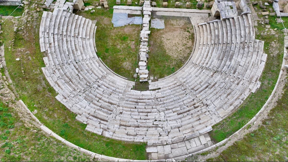 Prusias ad Hypium'da 10 bin kişilik tiyatro keşfedildi