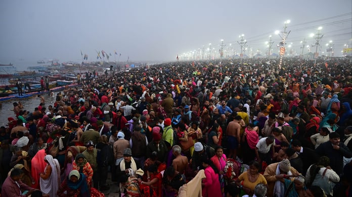 Dünyanın en büyük dini festivali Kumb Mela Hindistan'da başladı