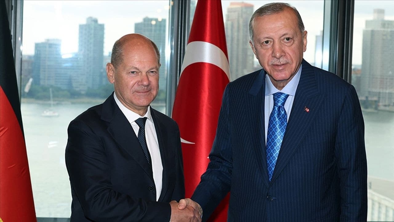 Alman Şansölyesi Scholz Türkiye’yi ziyaret edecek: Eurofighter da masada