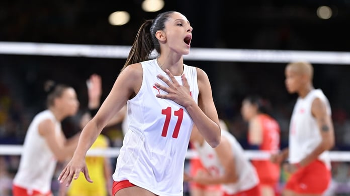 Türkiye yarı finalde rakibi kim? Türkiye Voleybol yarı finale çıktı mı? Filenin Sultanları yarı final maçı!