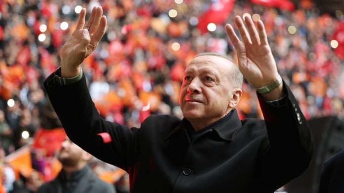 İsrael Hayom: Türk halkı, neden Erdoğan dedi?