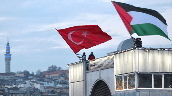 Yüzlerce STK Filistin'e destek için Galata Köprüsü'nde buluşuyor