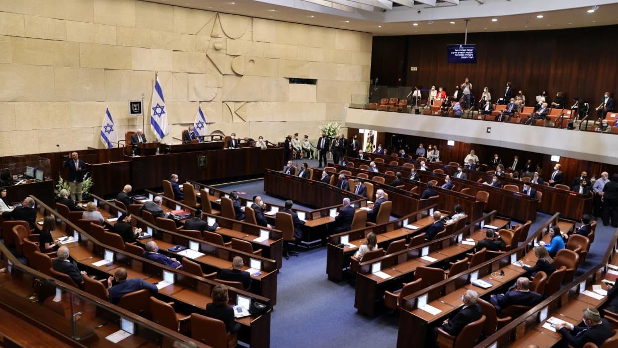 İsrail'de tartışmalı yargı reformu Knesset'te onaylandı