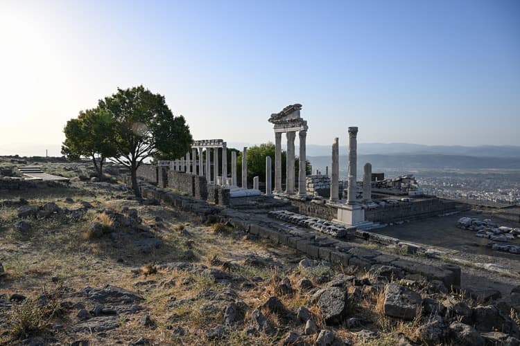 "İzmir'in hazineleri" kazılarla gün yüzüne çıkarılıyor