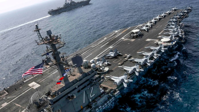 USS Abraham Lincoln uçak gemisi ve destek gemileri Orta Doğu'ya ulaştı