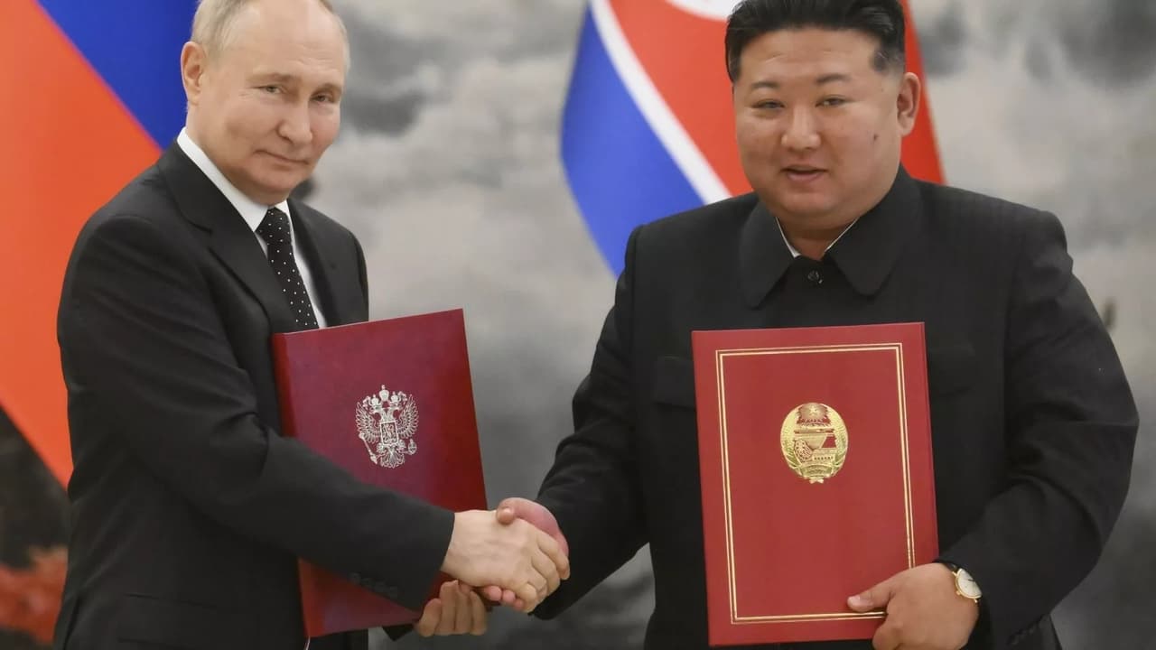 Kuzey Kore, Rusya’ya 13.000 konteyner dolusu silah yolladı
