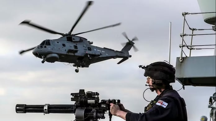 İngiliz savaş gemisi anti-dron tatbikatı gerçekleştirdi