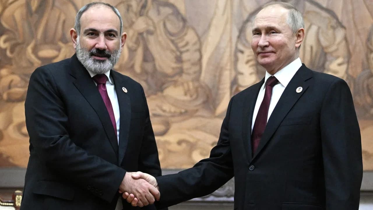 Rusya'nın en eski müttefiklerinden Ermenistan Kremlin'in yörüngesinden çıkıyor mu?