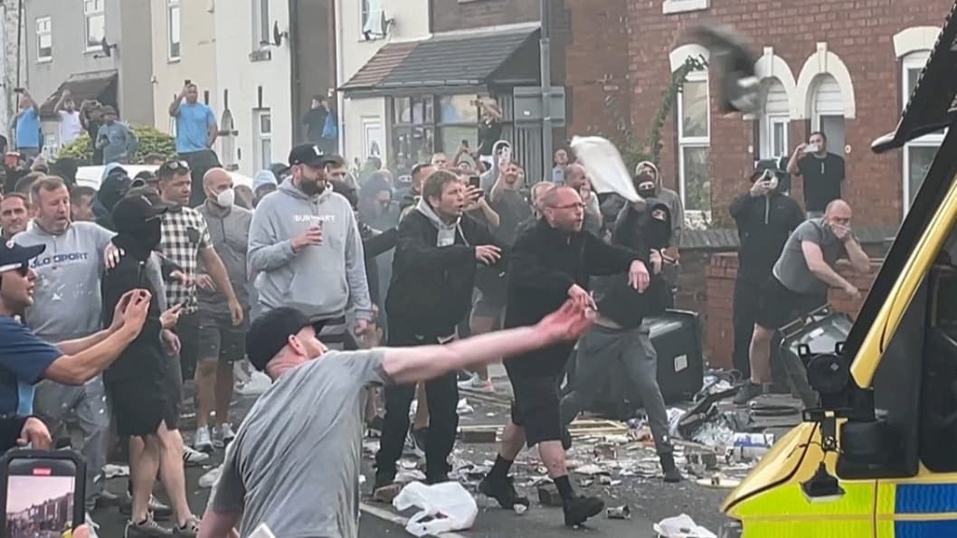 Southport'taki cami saldırısında 39 polis yaralandı