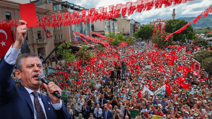 Özgür Özel’in kırmızı kartı ne anlama geliyor?
