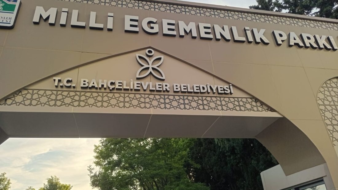 Milli maç dev ekran Bahçelievler