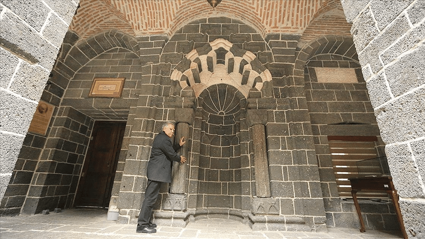 Medresenin Dönen Taşları Deprem Dayanıklılığı Gösterdi