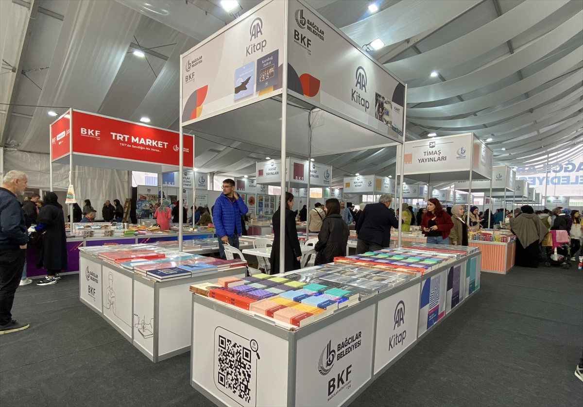 Bağcılar Kitap Fuarı, kapılarını kitapseverlere açtı