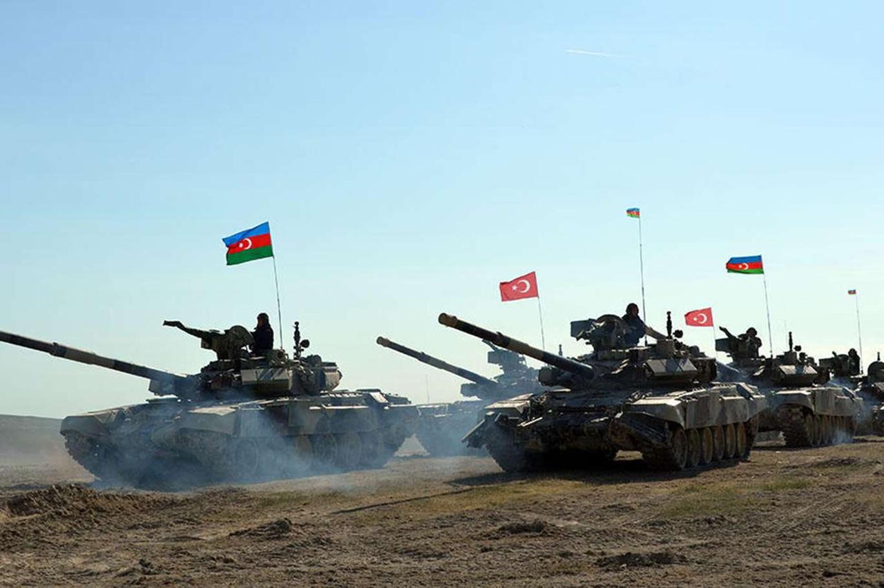 Azeri-Türk Tatbikatları: Tahran'a ve Moskova'ya Uyarı