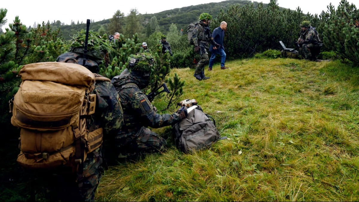 Almanya, askeri harcamalara ulaştırma masraflarını da eklemek istiyor