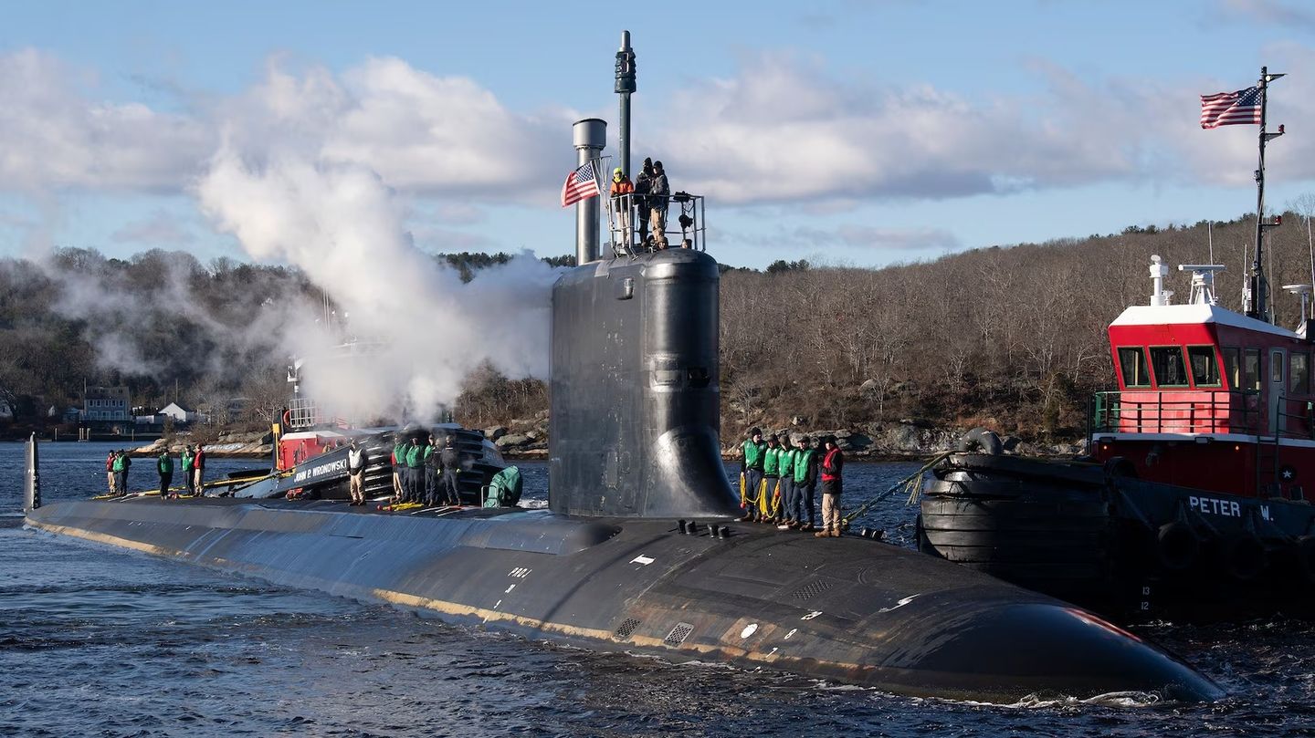 ABD Donanması gelişmiş denizaltı USS Iowa'yı teslim aldı