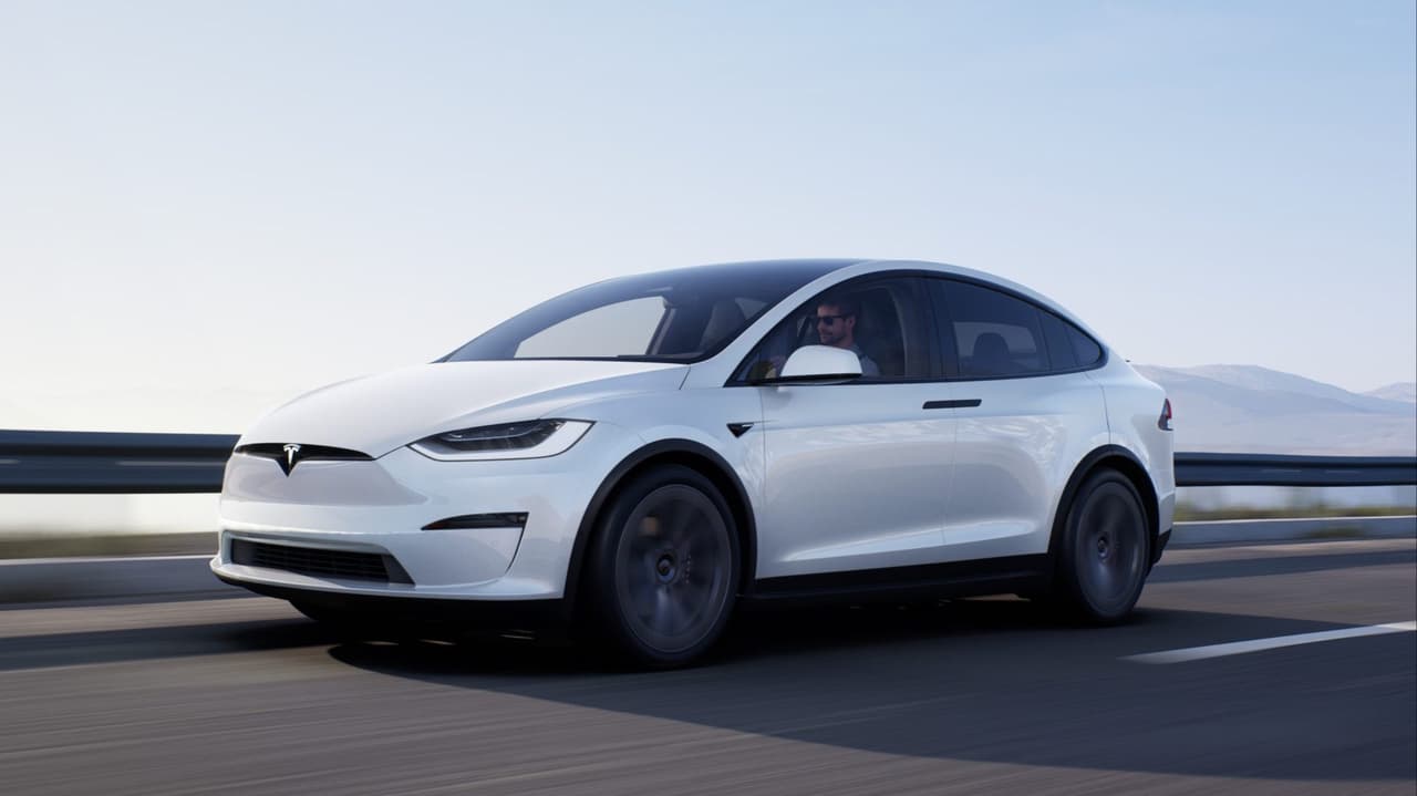 Tesla 55 bin aracını geri çağırıyor!