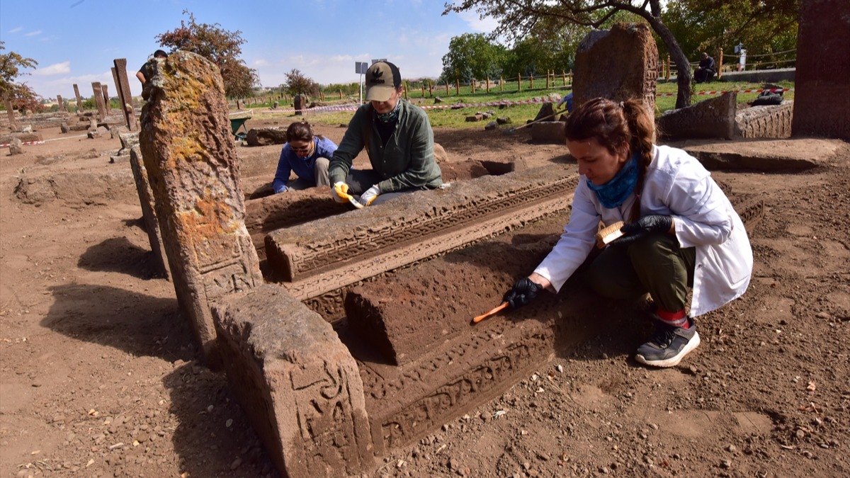 Selçuklu Meydan Mezarlığı (Bitlis)