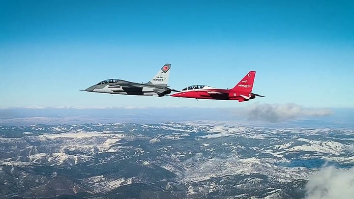 İspanya Hava Kuvvetleri Komutanı HÜRJET’le uçtu