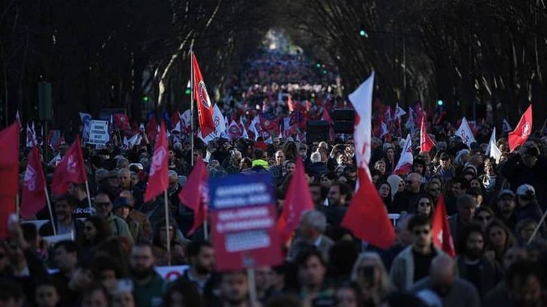 Portekiz'de binlerce işçi hayat pahalılığına karşı maaş artışı talebiyle gösteri yaptı