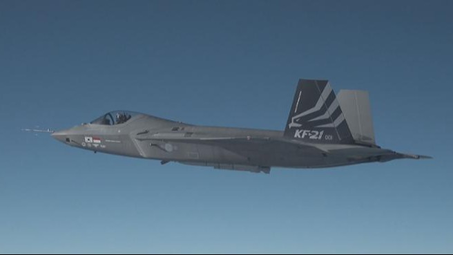 KF-21 savaş uçağının tam ölçekli üretimi için 1,41 milyar dolarlık anlaşma imzalandı